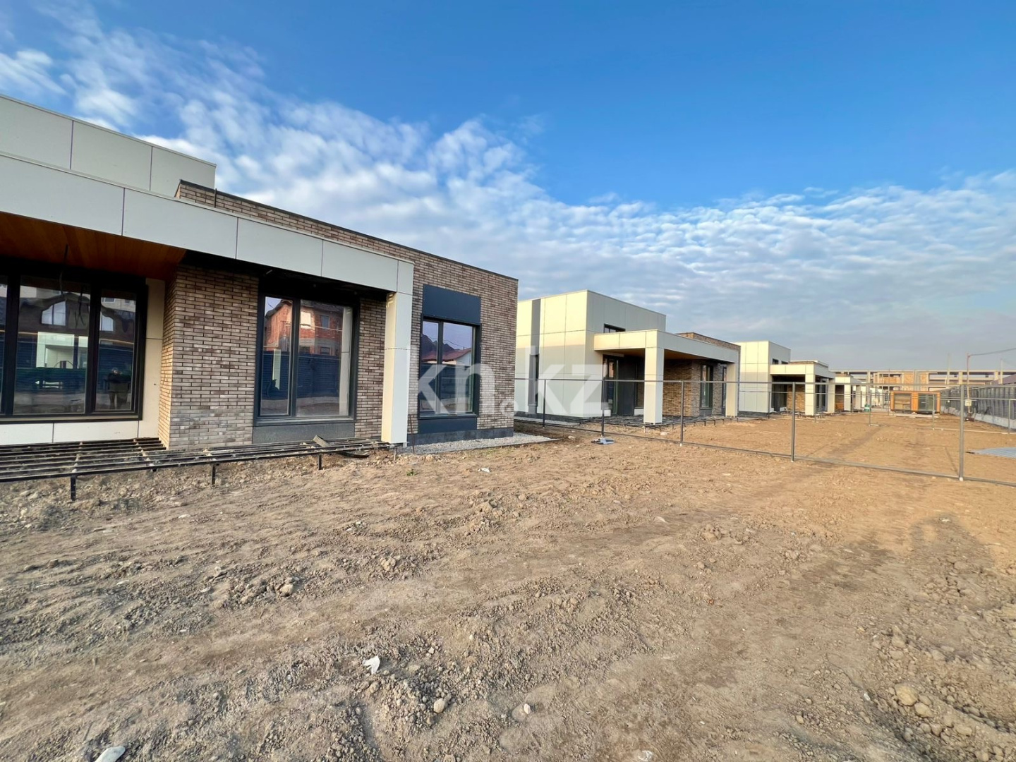 Продажа 3-комнатного дома, 201 м², ул. Новостройка в Алматы - фото 4