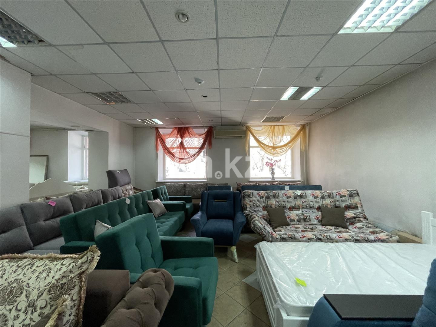 Продажа , 277.3 м², ул. Аманжолова в Караганде - фото 3