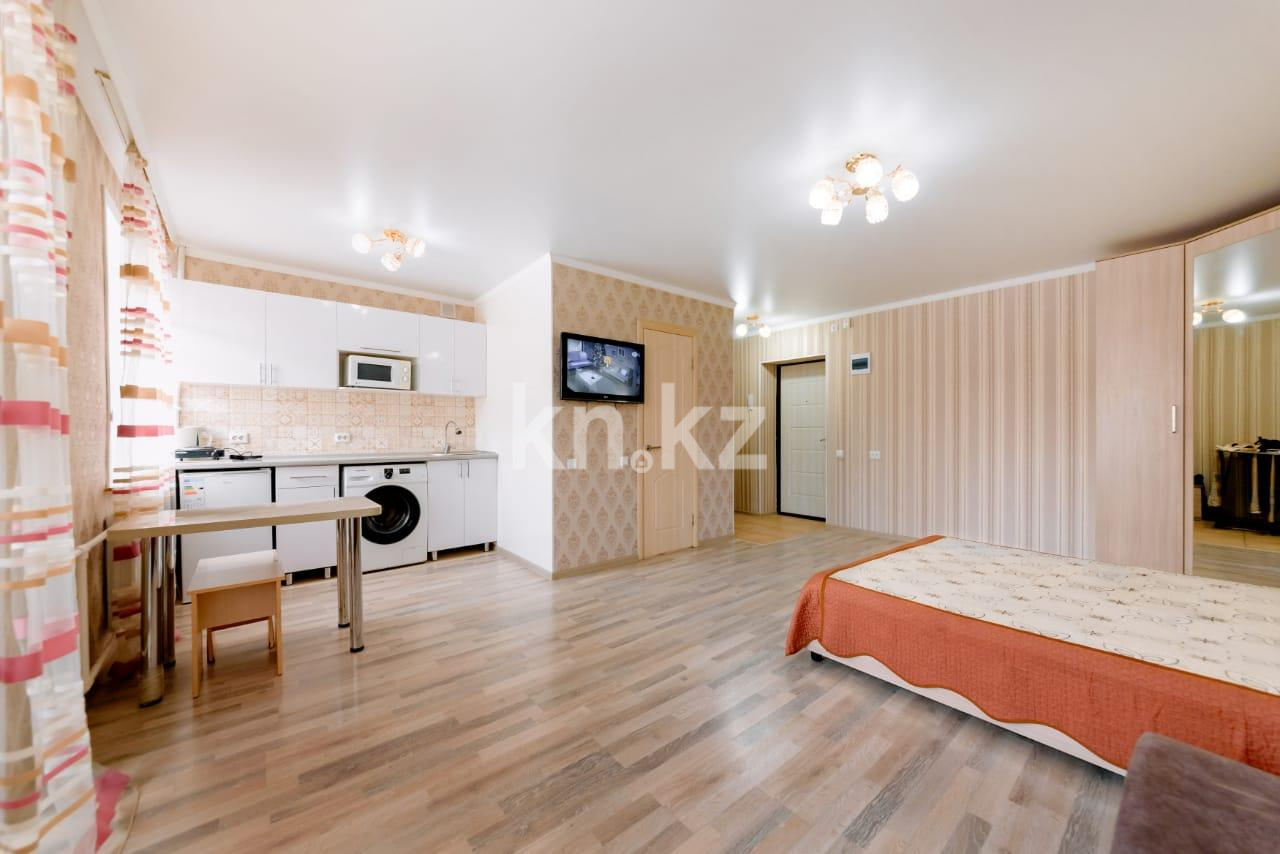 Аренда 1-комнатной квартиры посуточно, 42 м², пр. Бухар-жырау, дом  75 в Караганде - фото 3