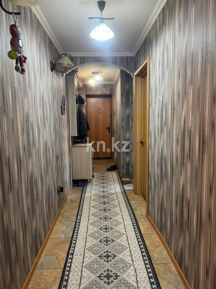 Продажа 3-комнатной квартиры, 59 м², мкр-н 6, дом  3 в Караганде - фото 10