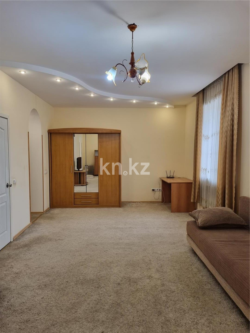 Продажа 1-комнатной квартиры, 52 м², ул. Абая, дом  38 в Караганде - фото 4