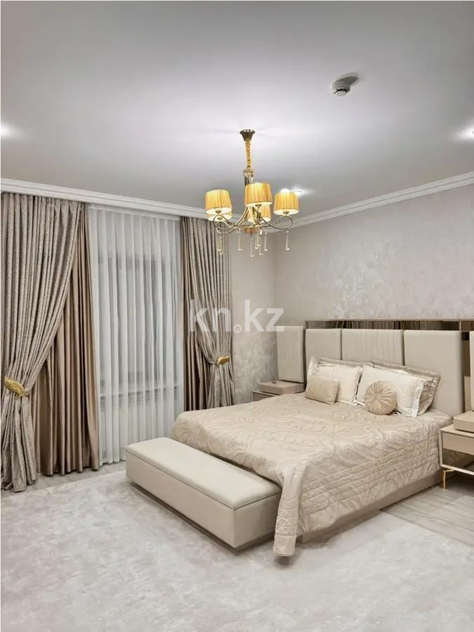 Продажа 4-комнатной квартиры, 168 м², мкр-н Самал-3, дом  25 в Алматы - фото 2