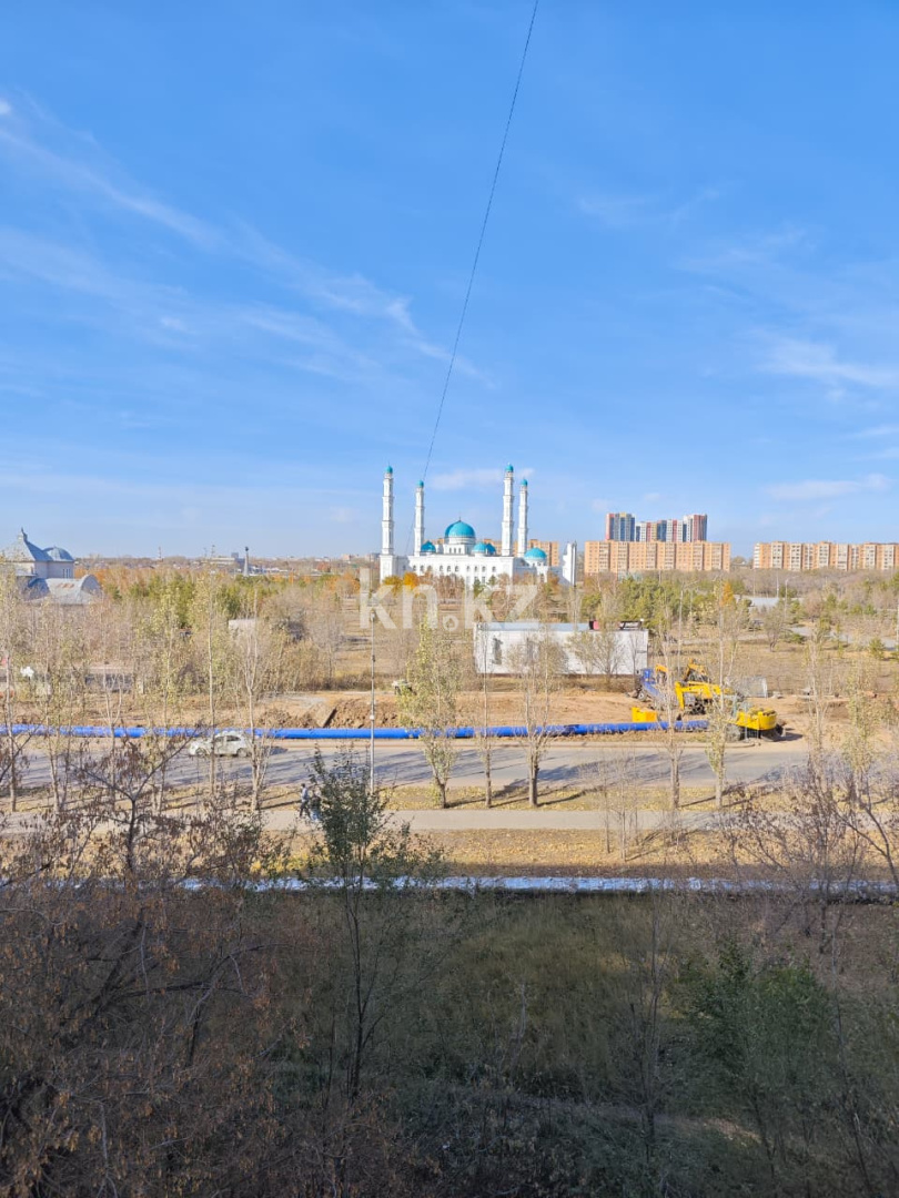 Продажа 4-комнатной квартиры, 75 м², пр. Шахтеров, дом  7 в Караганде - фото 5