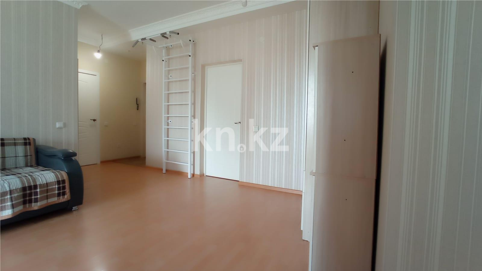 Продажа 2-комнатной квартиры, 65 м², ул. Аманжолова в Астане - фото 4