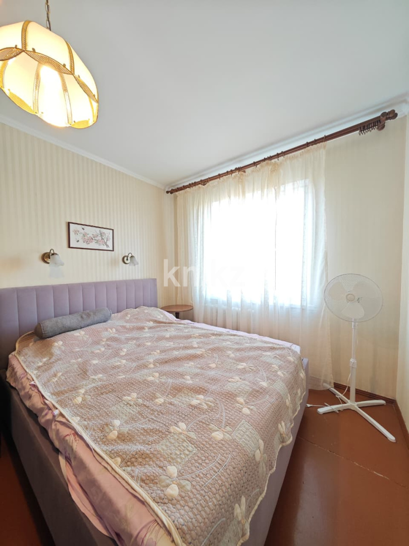 Продажа 4-комнатной квартиры, 75 м², пр. Шахтеров, дом  7 в Караганде - фото 3