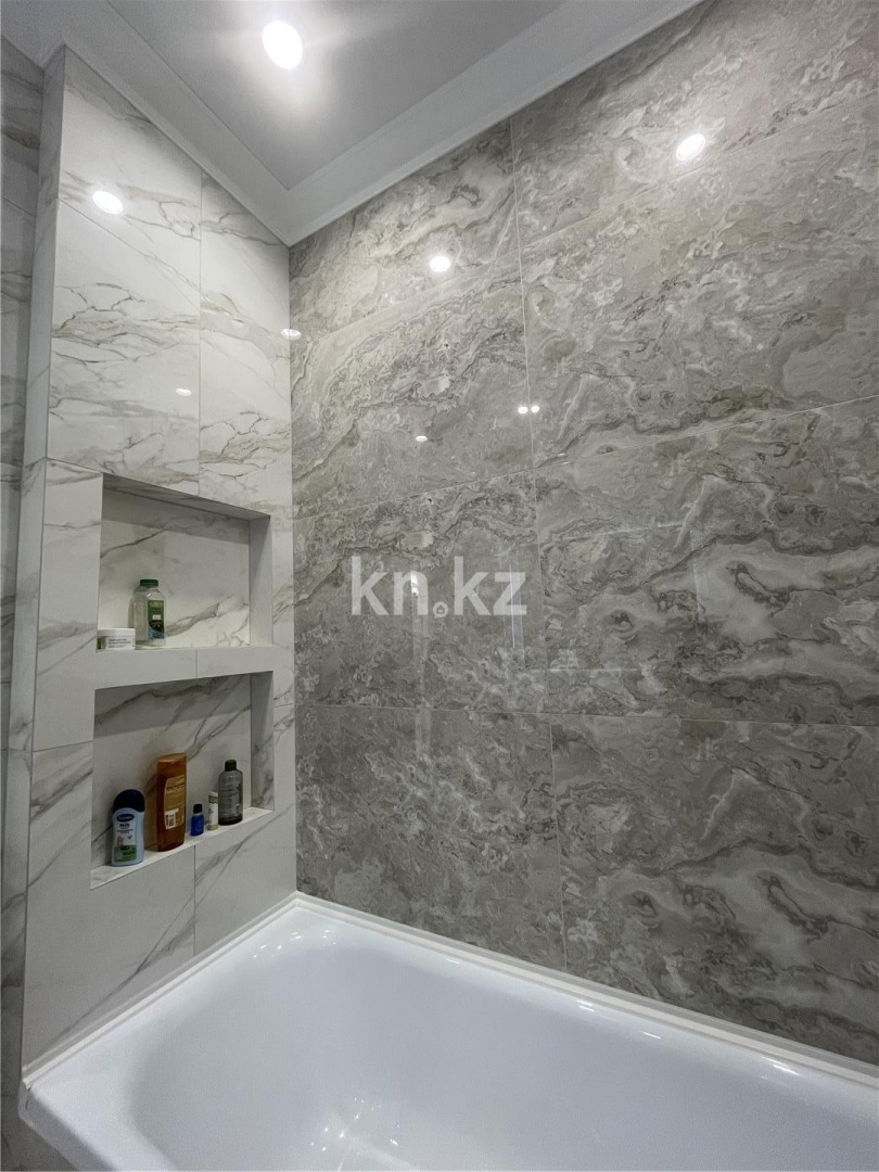 Продажа 3-комнатной квартиры, 110 м², ул. Ашимова, дом  21 в Караганде - фото 40