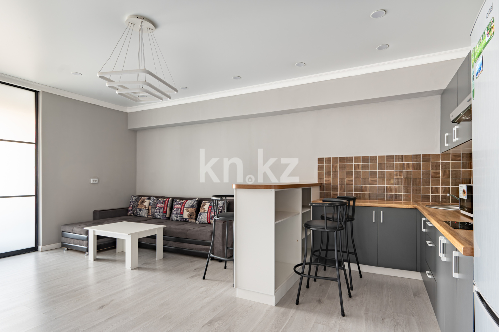 Аренда 1-комнатной квартиры посуточно, 50 м² в Алматы - фото 6