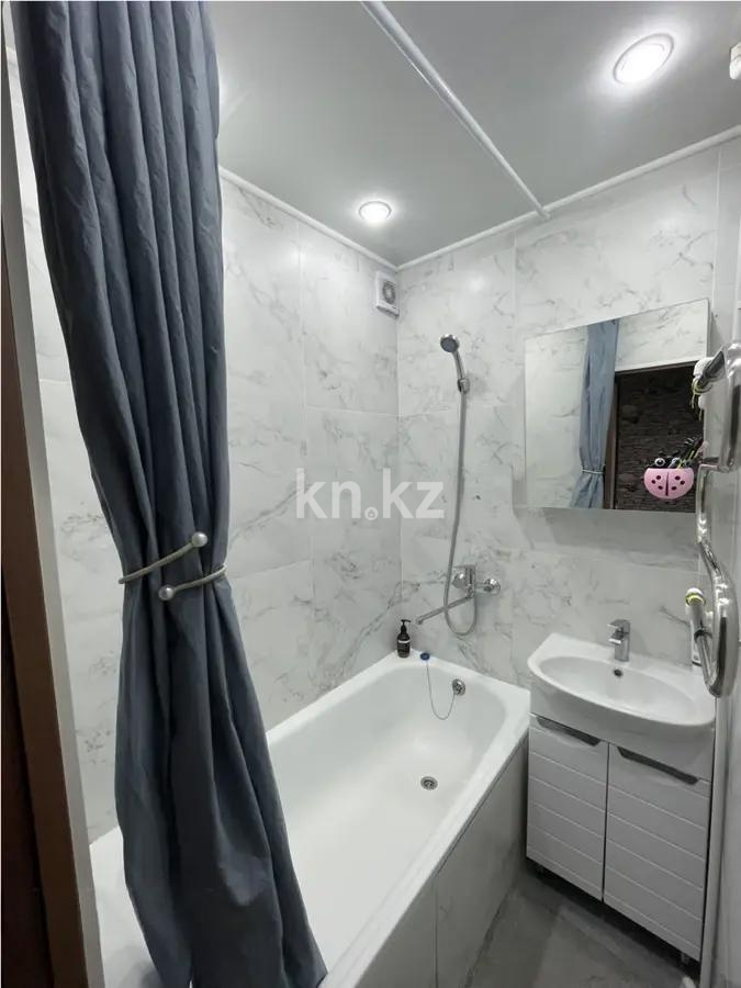Продажа 3-комнатной квартиры, 61 м², ул. Муканова, дом  1/2 в Караганде - фото 4