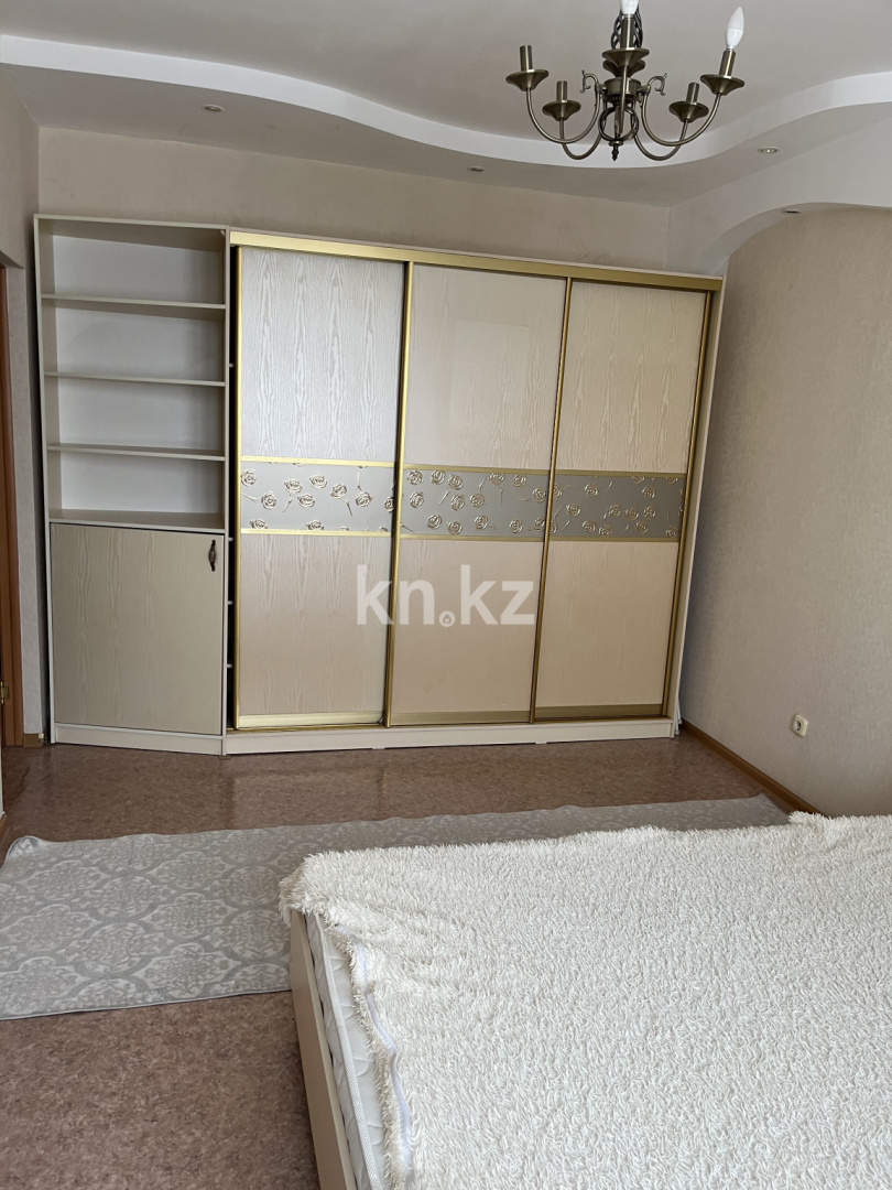 Аренда 2-комнатной квартиры, 60 м², пр. Шахтеров, дом  74 в Караганде - фото 4