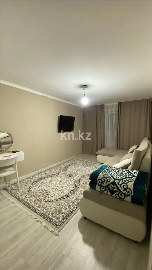 Продажа 2-комнатной квартиры, 42 м², мкр-н 17, дом  37 в Караганде