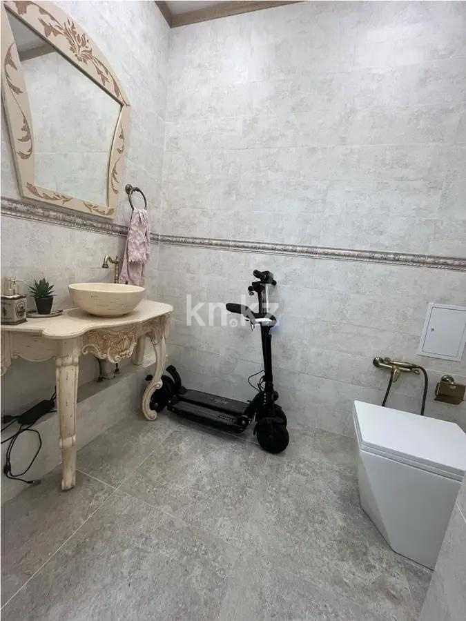 Продажа 4-комнатной квартиры, 167 м², пр. Кабанбай батыра, дом  11 в Астане - фото 5