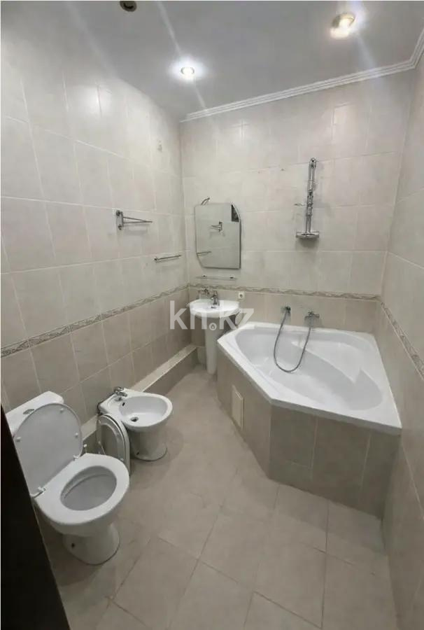 Продажа 2-комнатной квартиры, 77.8 м² в Алматы - фото 4