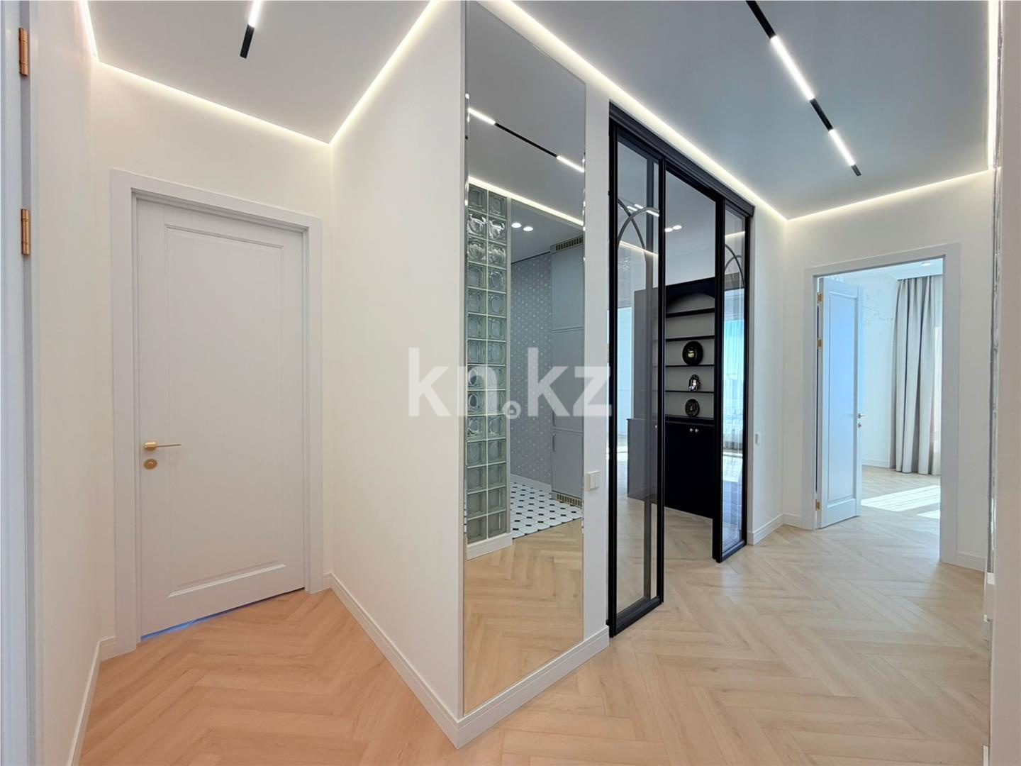 Продажа 4-комнатной квартиры, 98 м² в Астане - фото 15