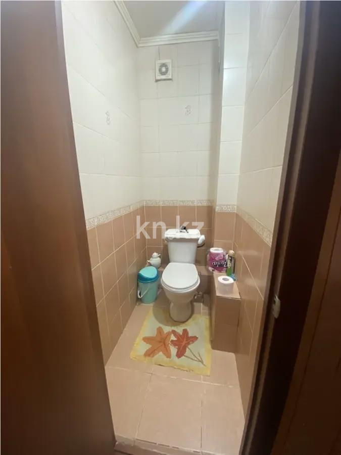 Продажа 2-комнатной квартиры, 54 м², 19 мкр., дом  43 в Караганде - фото 5