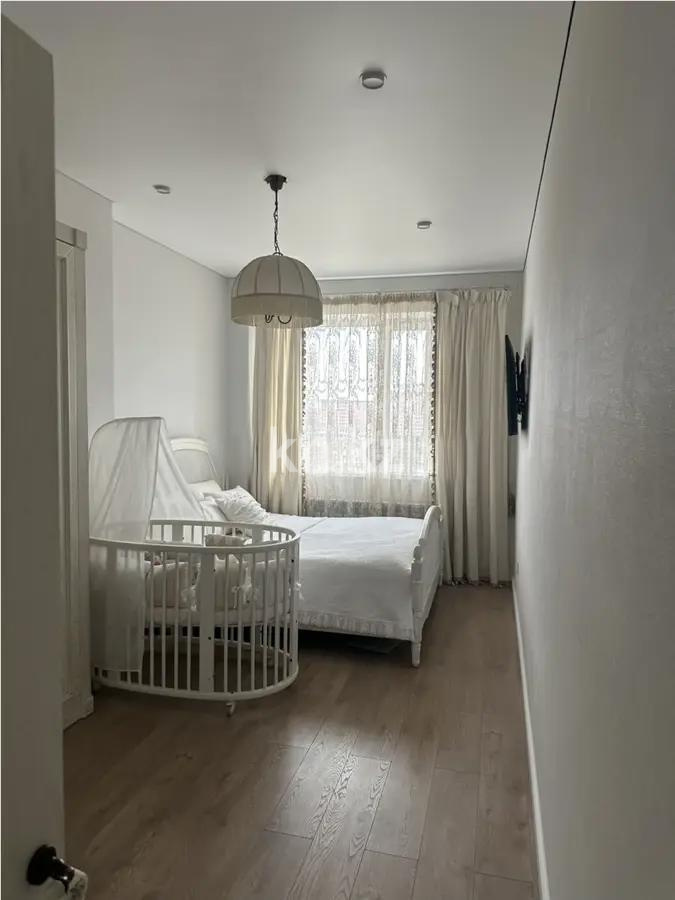 Продажа 4-комнатной квартиры, 90 м², ул. Дюсембекова, дом  44/2 в Караганде - фото 2