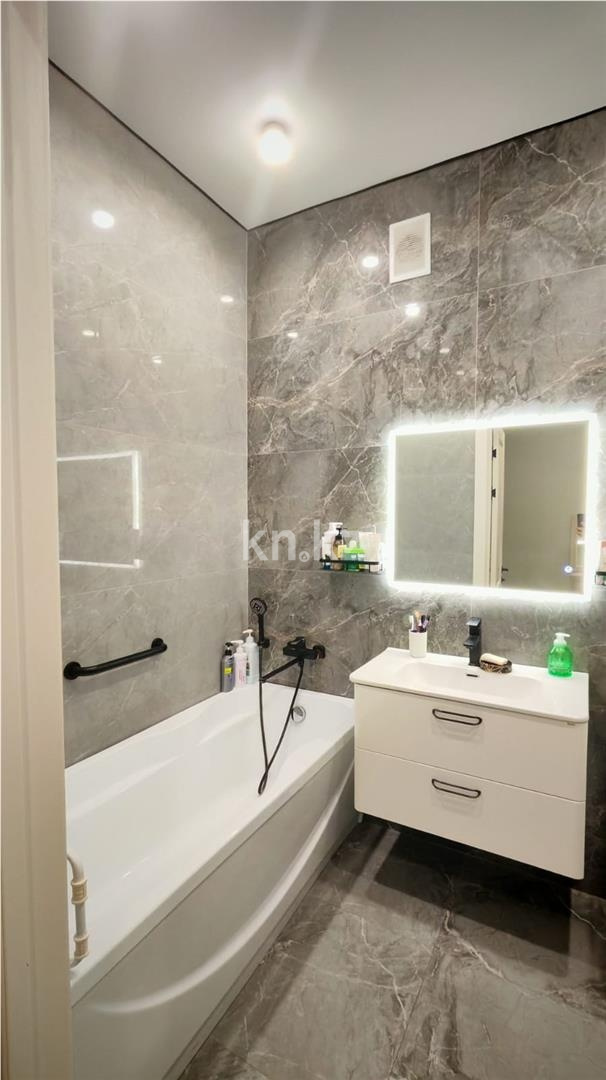 Продажа 3-комнатной квартиры, 95 м² в Караганде - фото 14