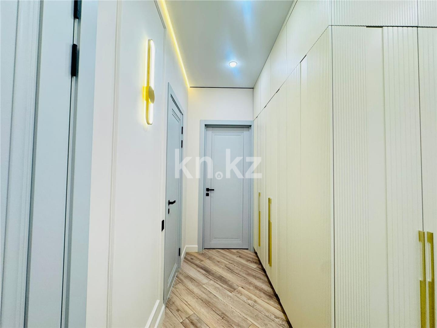 Продажа 2-комнатной квартиры, 64 м², ул. Баглановой в Астане - фото 11