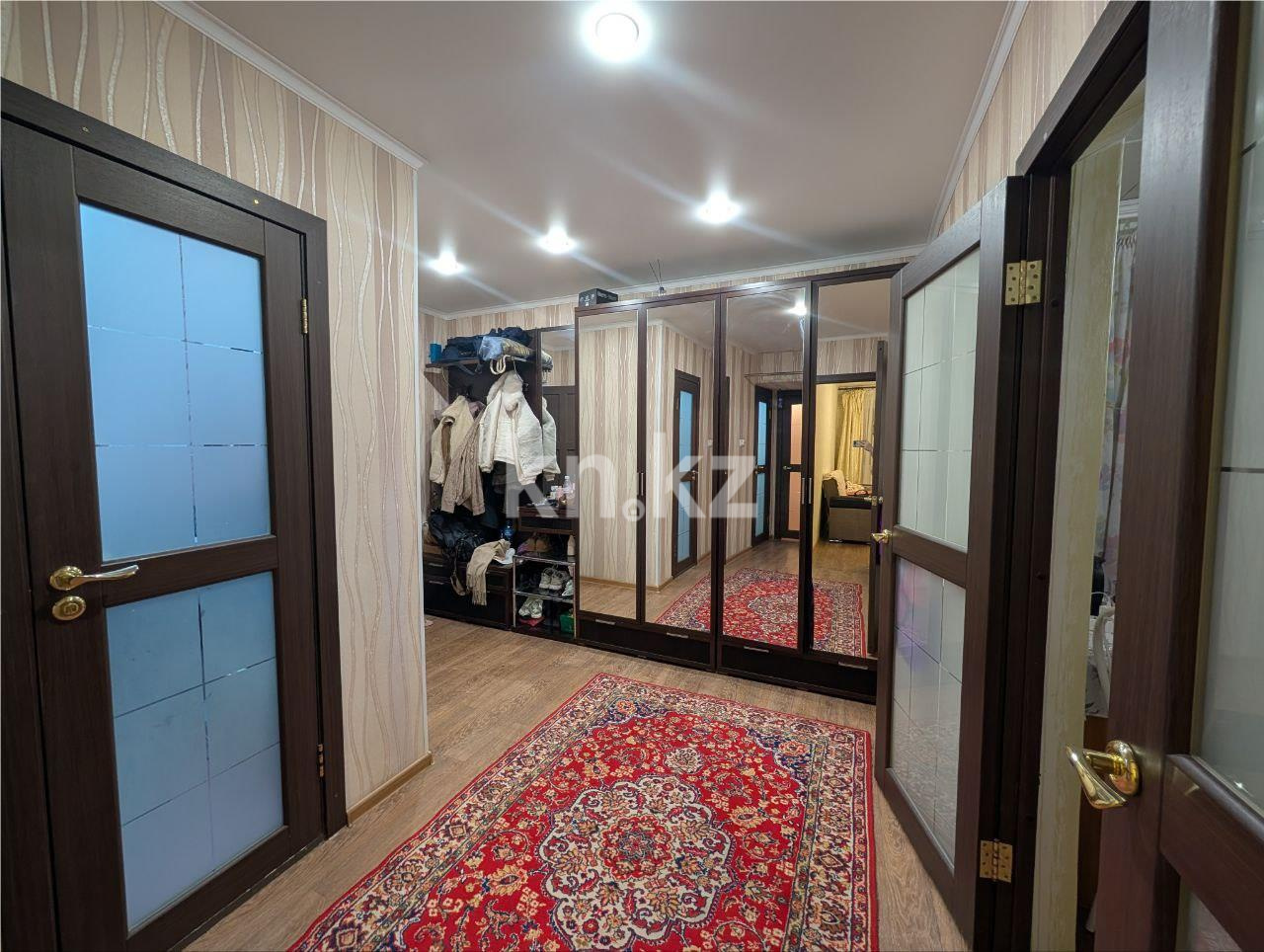 Продажа 2-комнатной квартиры, 50 м², 11 кв-л, дом  15 в Караганде - фото 10