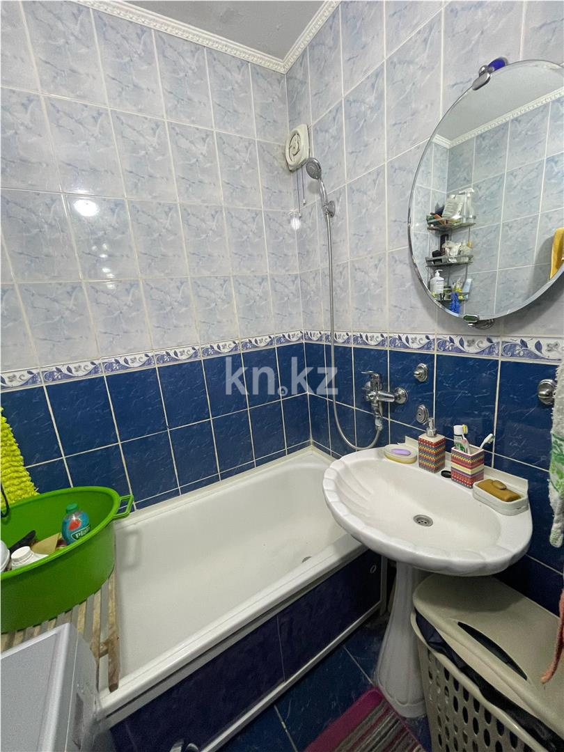 Продажа 3-комнатной квартиры, 63 м², ул. Гапеева в Караганде - фото 9