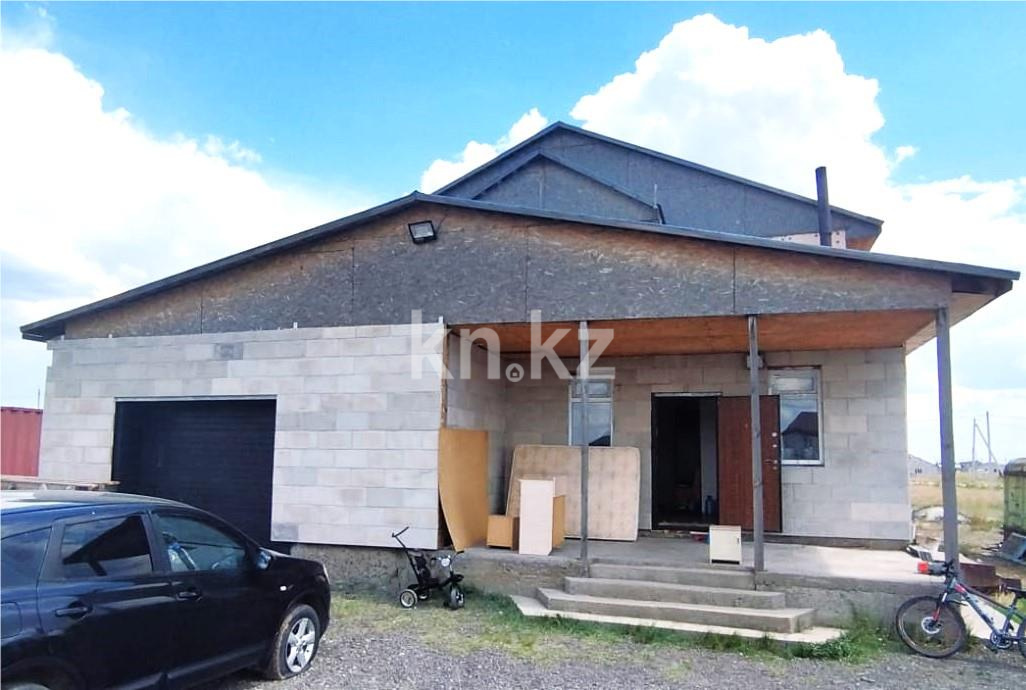 Продажа 5-комнатного дома, 220 м², ул. Мынбаева в Караганде