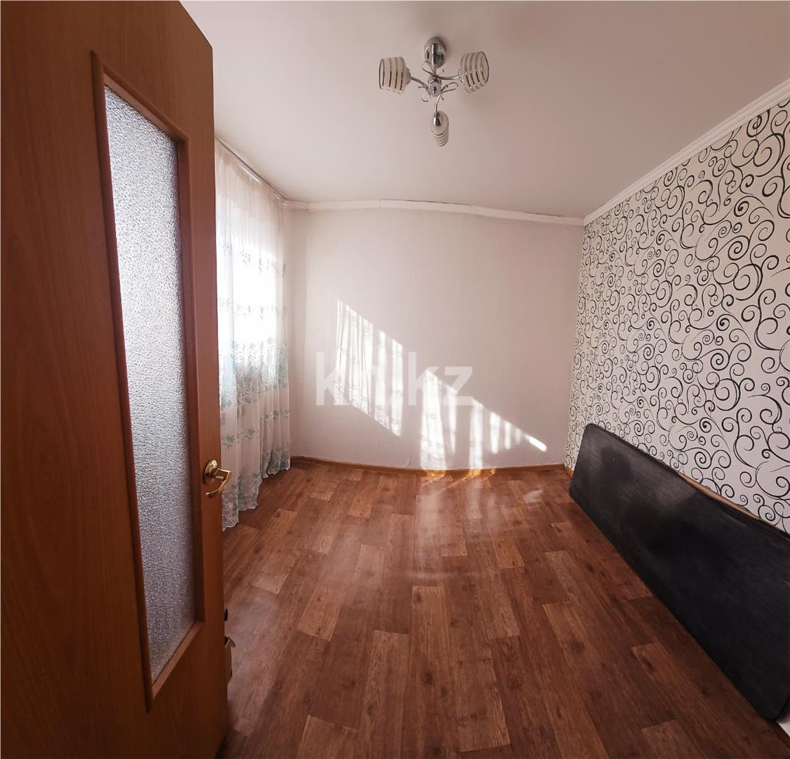 Продажа 4-комнатной квартиры, 61 м², мкр-н 11а в Караганде - фото 4