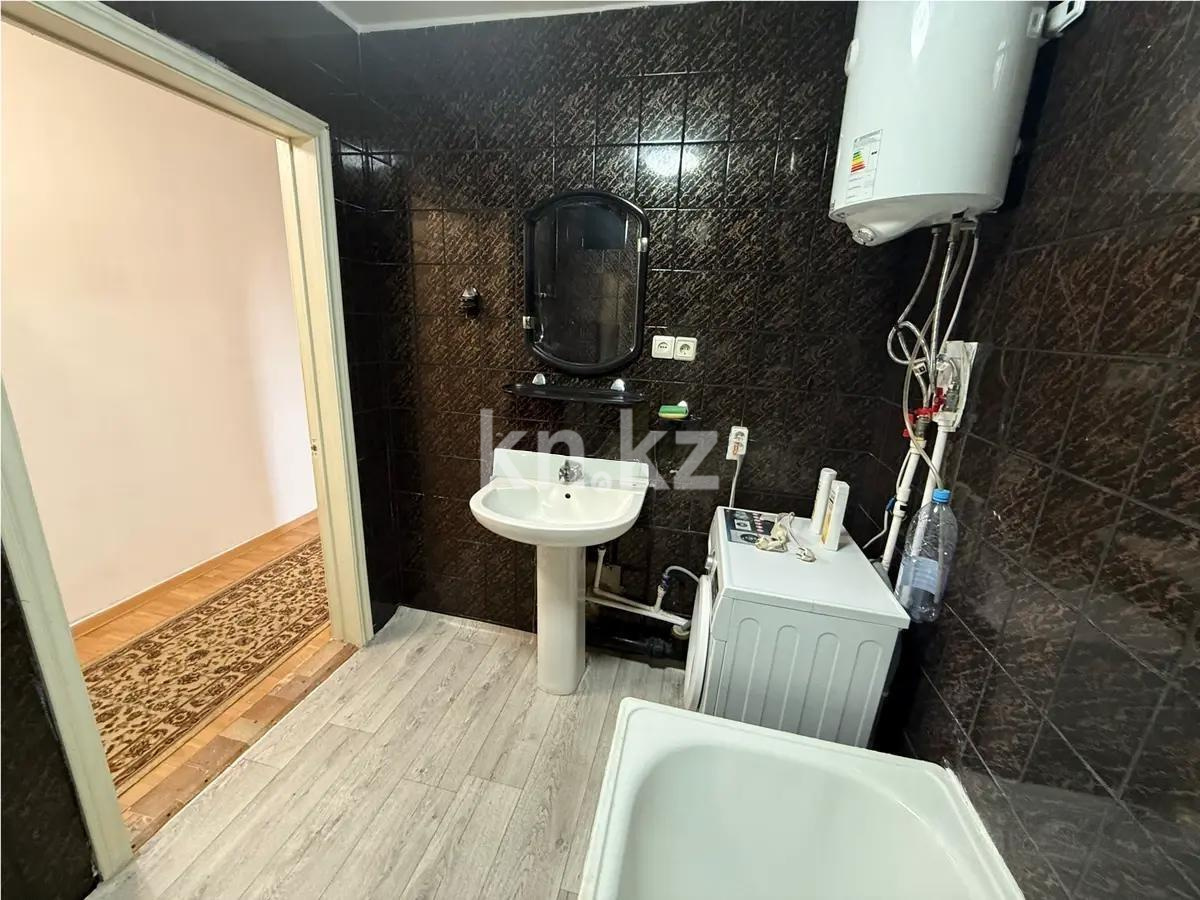 Продажа 2-комнатной квартиры, 54 м², ул. Аманжолова, дом  8 в Караганде - фото 4