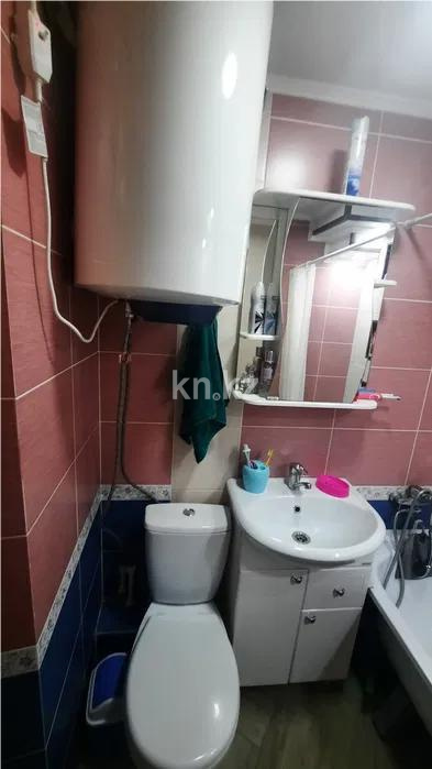 Продажа 2-комнатной квартиры, 47 м², пр. Бухар-жырау, дом  1/11 в Караганде - фото 5