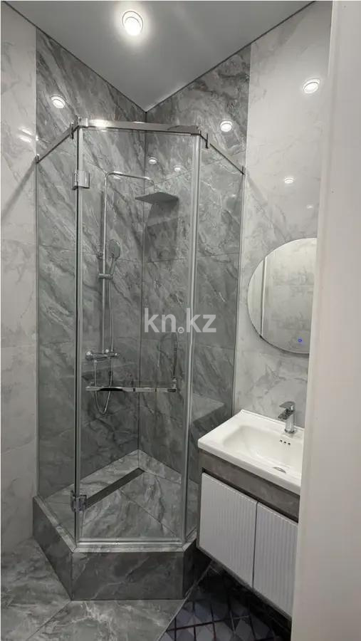 Продажа 2-комнатной квартиры, 72 м², 218 учетный квартал, дом  154 в Караганде - фото 4