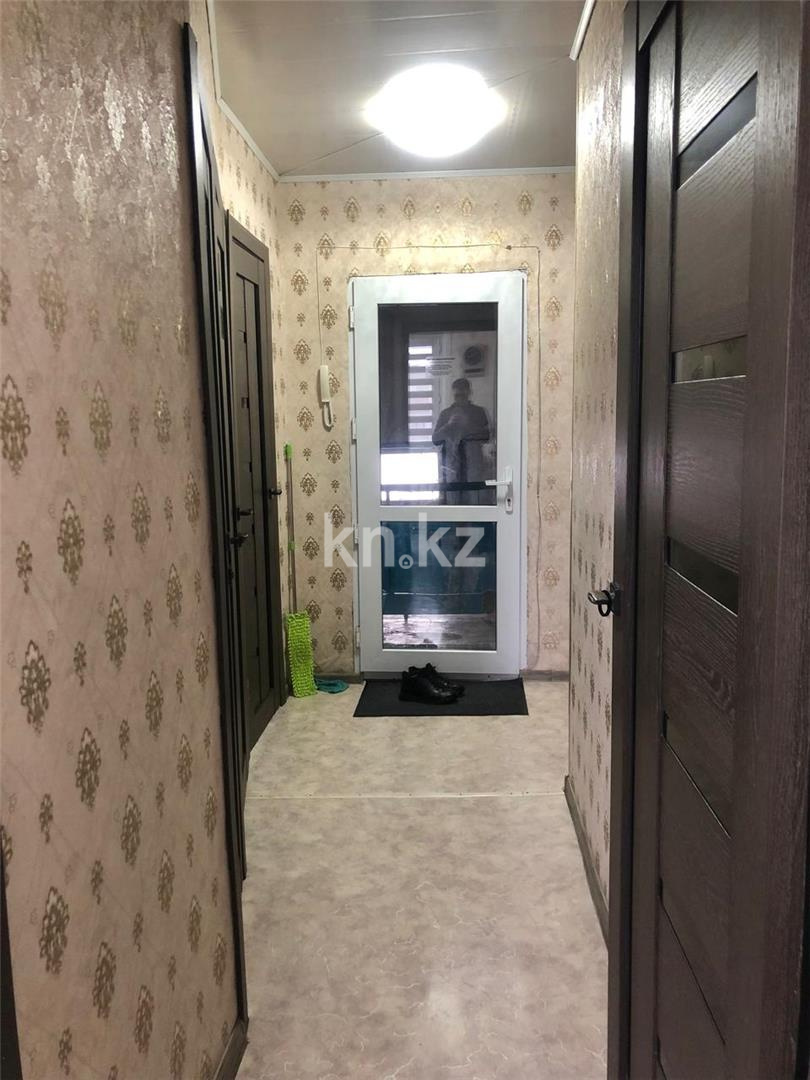 Продажа 4-комнатной квартиры, 61 м², мкр-н 15, дом  28 в Караганде - фото 14