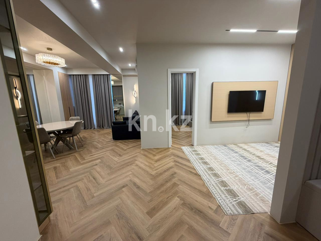 Продажа 2-комнатной квартиры, 69 м² в Уральске - фото 3