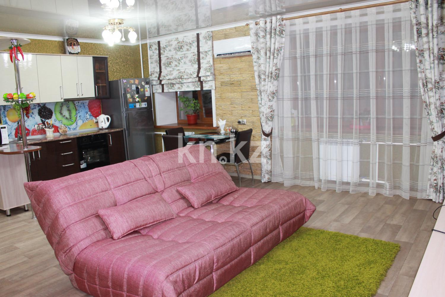 Аренда 2-комнатной квартиры посуточно, 60 м², Абая, дом  3 в Усть-Каменогорске - фото 5