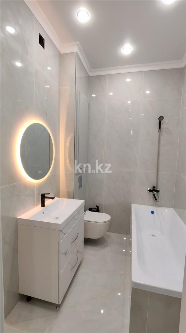 Продажа 2-комнатной квартиры, 62 м², 137 учетный квартал, дом  343 в Караганде - фото 7