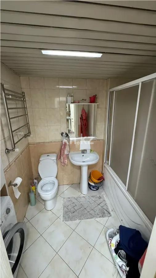 Продажа 2-комнатной квартиры, 65 м², мкр-н Аккент, дом  35 в Алматы - фото 3