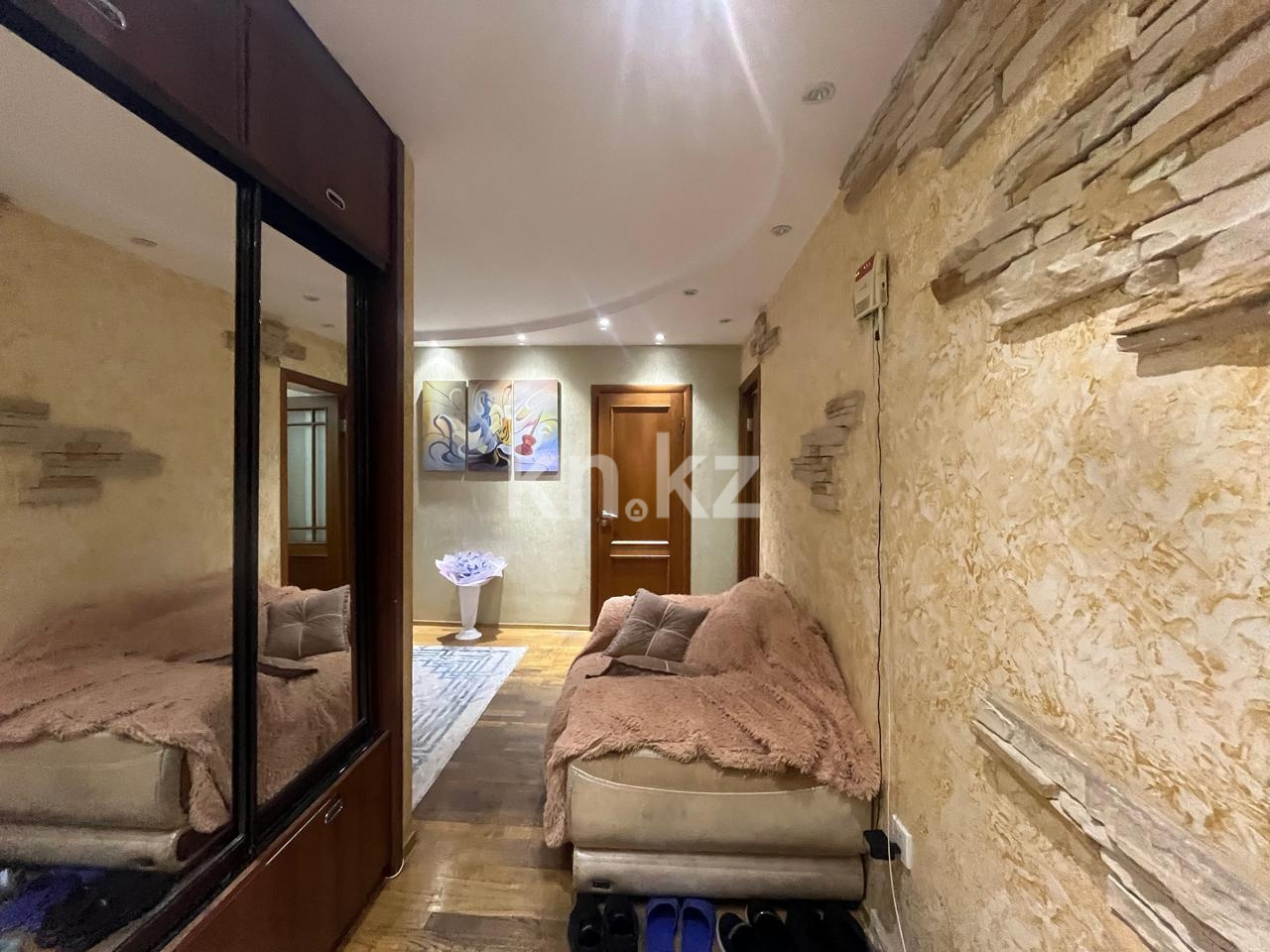 Продажа 4-комнатной квартиры, 76 м², пр. Республики, дом  18 в Караганде - фото 6