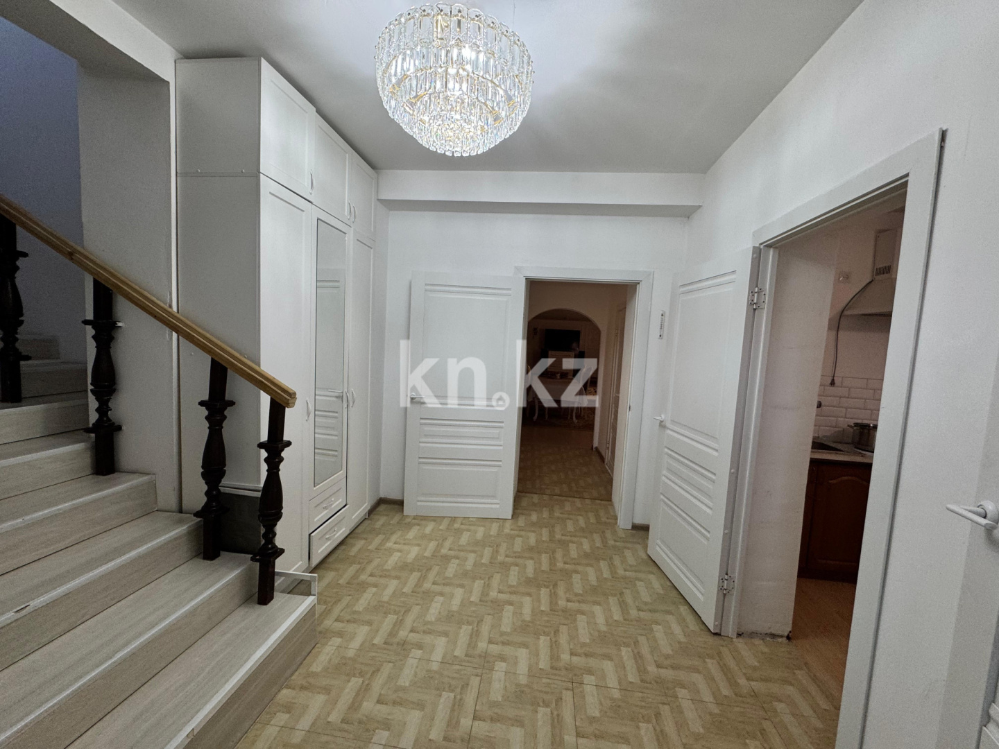 Продажа 6-комнатного дома, 343 м², ул. Карибжанова в Караганде - фото 16