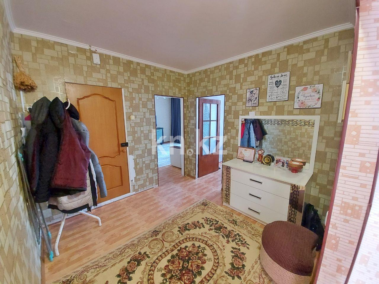 Продажа 3-комнатной квартиры, 63 м², мкр-н Голубые Пруды в Караганде - фото 10