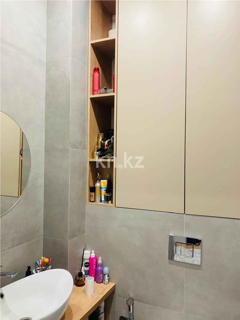 Продажа 3-комнатной квартиры, 79 м², ул. Муканова в Караганде - фото 10