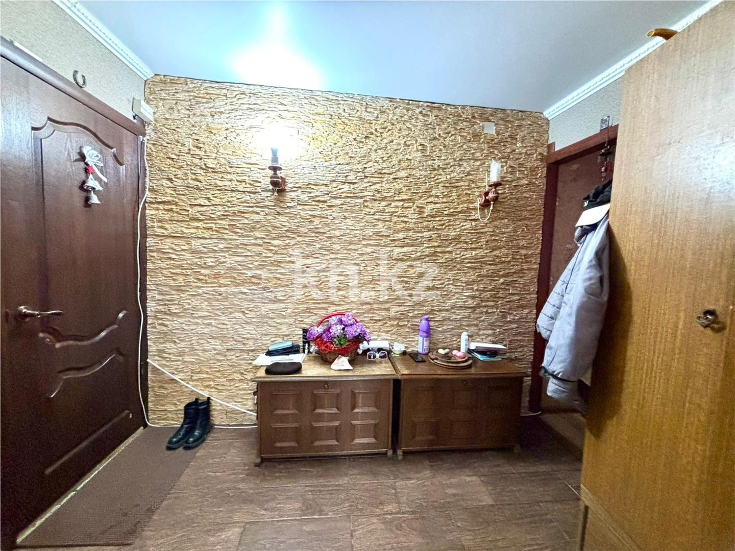 Продажа 3-комнатной квартиры, 63 м², 23 мкр. в Караганде - фото 10