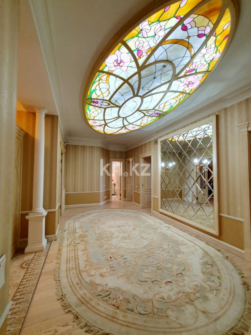 Продажа 4-комнатного дома, 426 м², ул. Сатпаева в Караганде