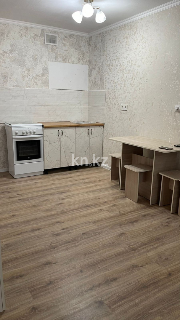 Аренда 1-комнатной квартиры, 40 м² в Астане