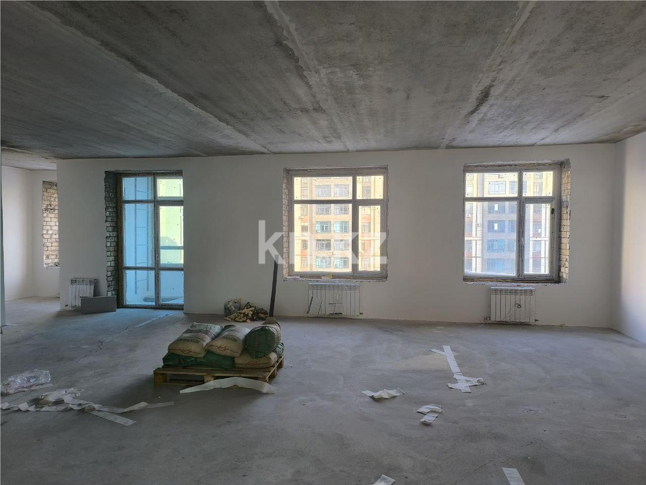 Продажа 4-комнатной квартиры, 121 м², ул. Букетова, дом  3/6 в Караганде - фото 4