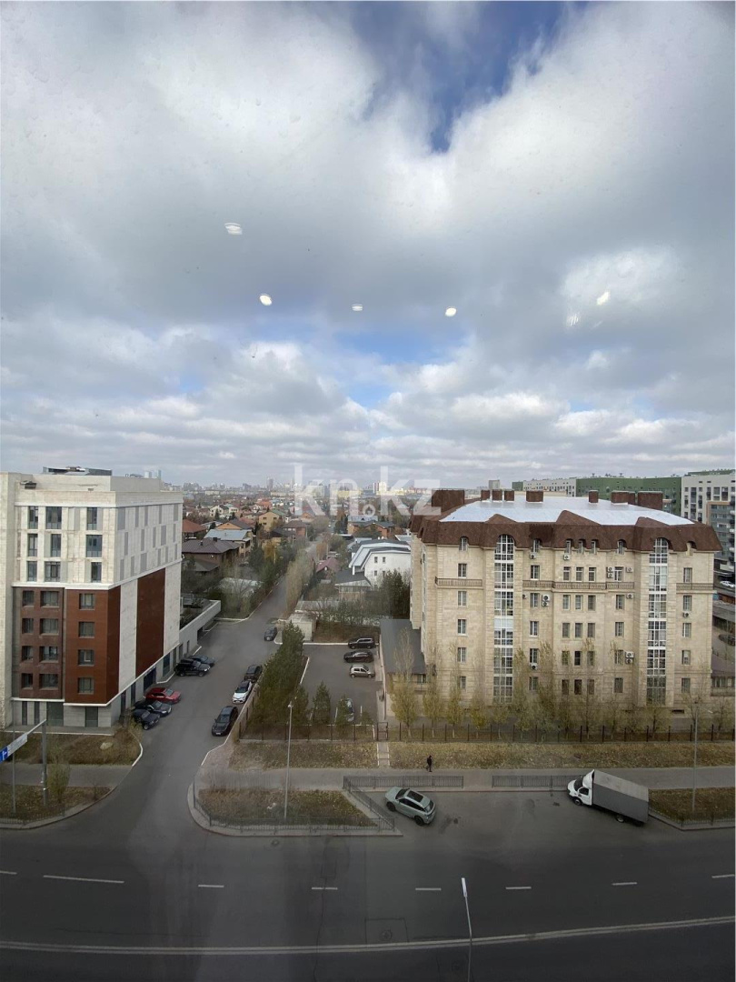 Продажа 2-комнатной квартиры, 72.1 м², ул. Токпанова в Астане - фото 4