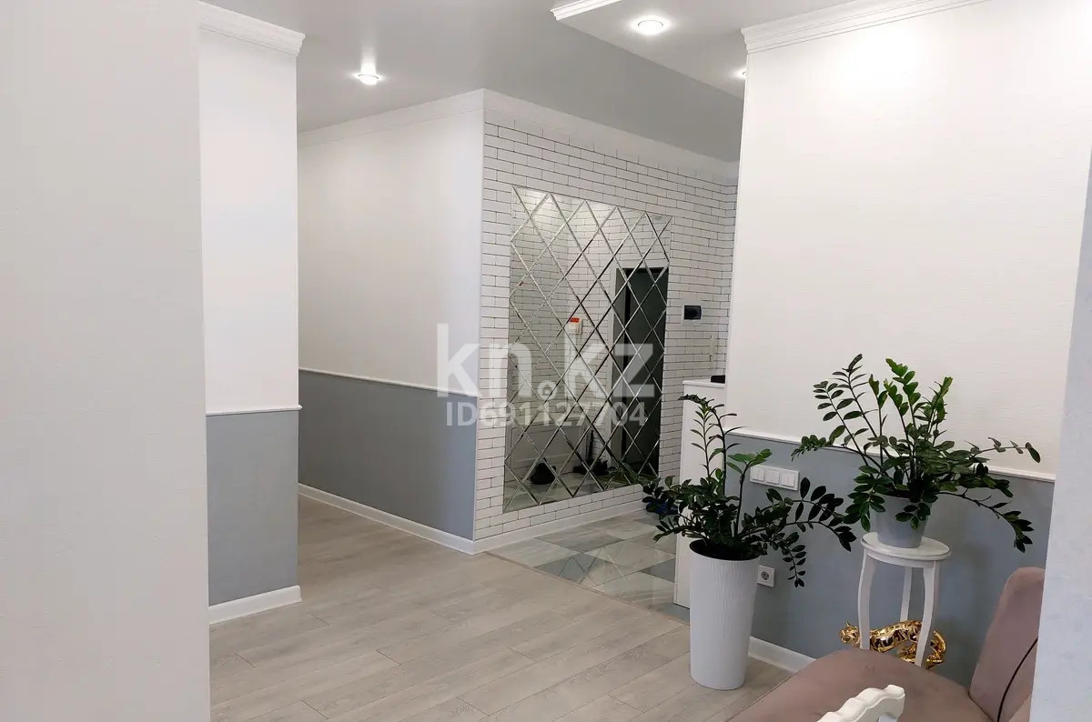 Продажа 3-комнатной квартиры, 113 м², мкр. Степной-2, дом  2/4 в Караганде