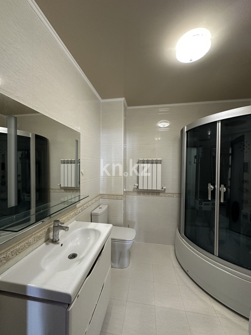 Аренда 3-комнатной квартиры, 117 м², пр. Шахтеров, дом  60 в Караганде - фото 24