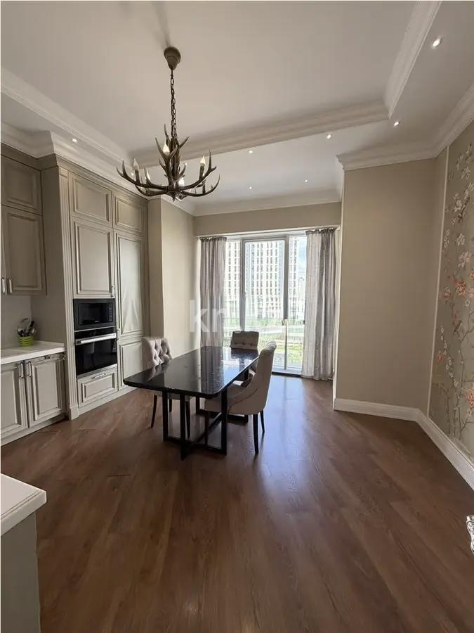 Продажа 4-комнатной квартиры, 165 м² в Астане