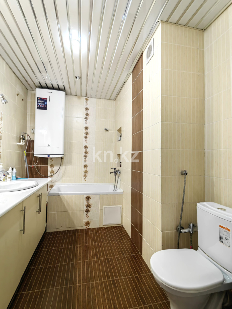 Продажа 4-комнатной квартиры, 122 м², пр. Республики, дом  40 в Караганде - фото 23