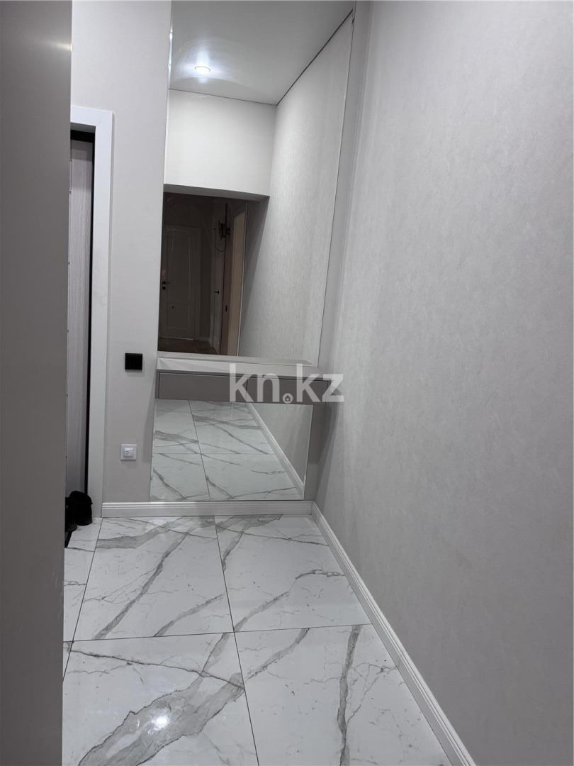 Продажа 3-комнатной квартиры, 100 м², ул. Муканова в Караганде - фото 11