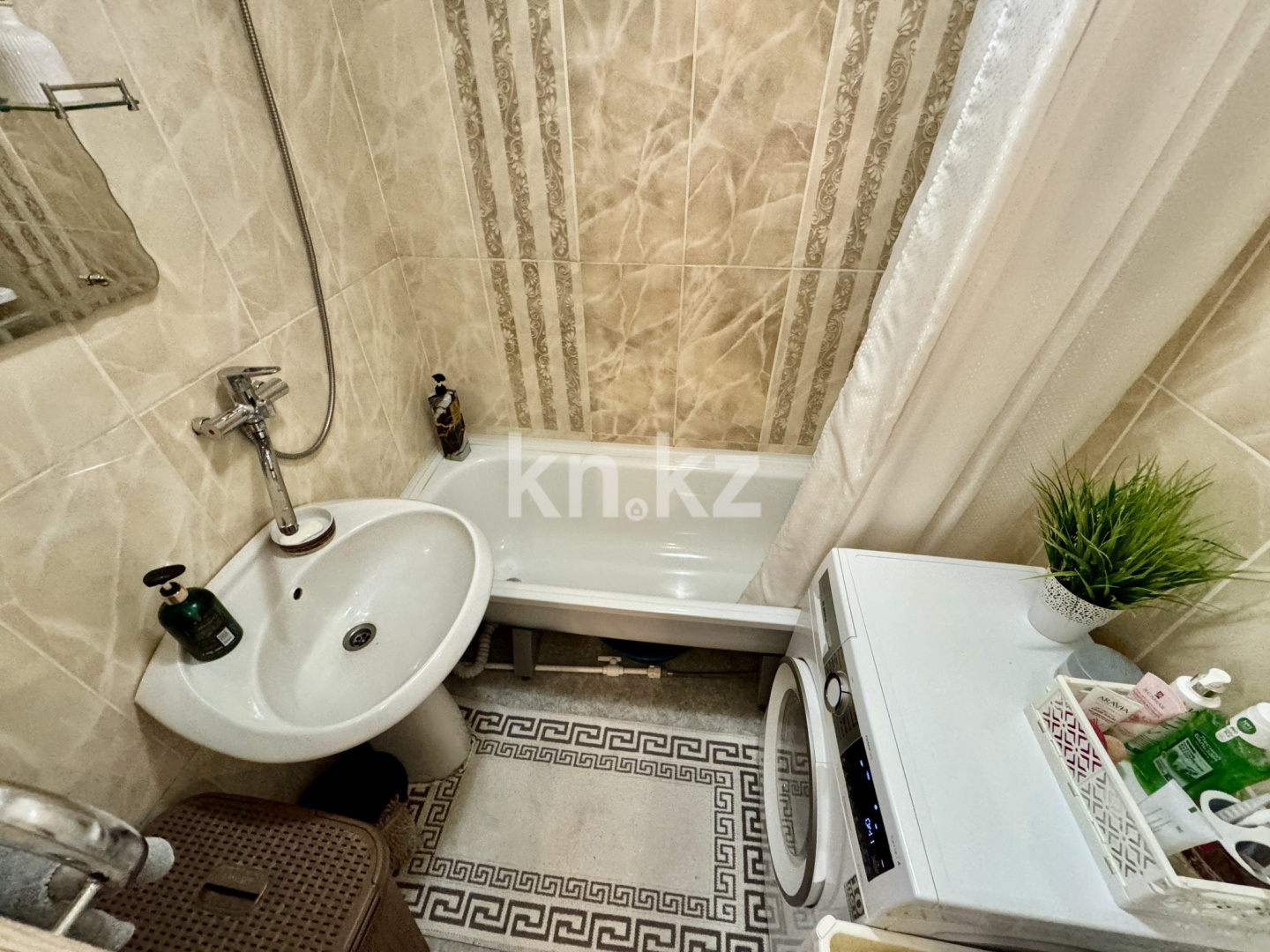 Продажа 4-комнатной квартиры, 77 м², ул. Гапеева, дом  12 в Караганде - фото 34