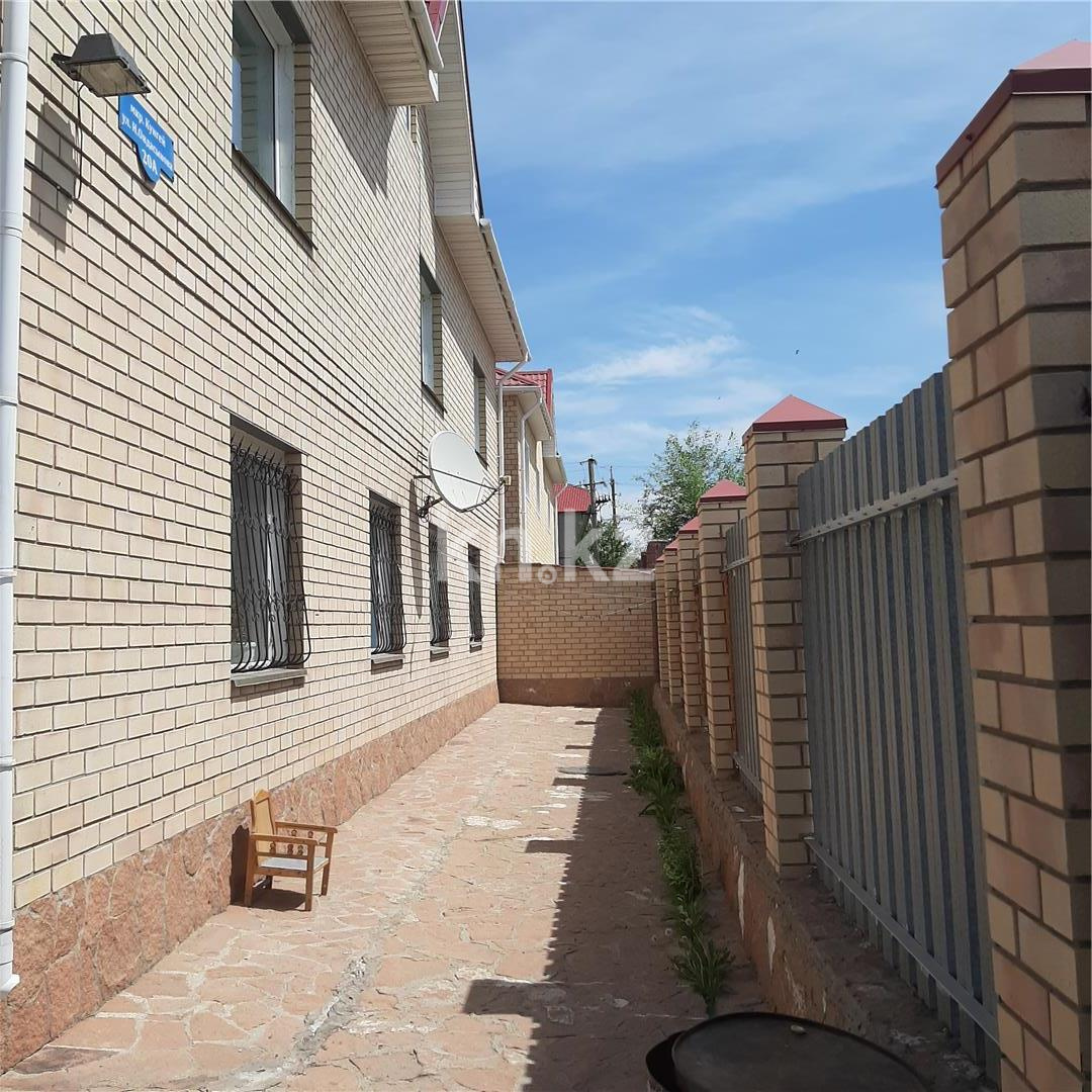 Продажа 5-комнатного дома, 331.9 м², ул. Ондасынова в Караганде