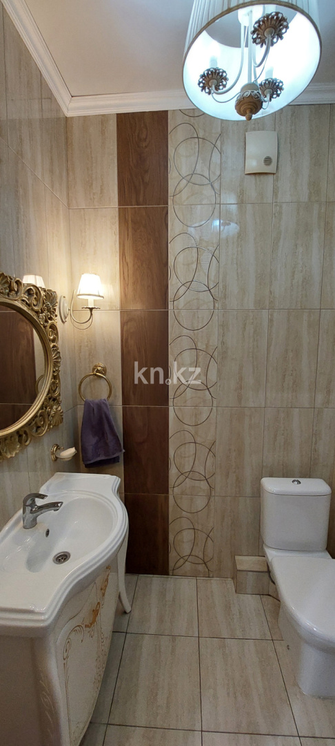 Продажа 5-комнатной квартиры, 217 м², ул. Аманжолова, дом  41 в Караганде - фото 12